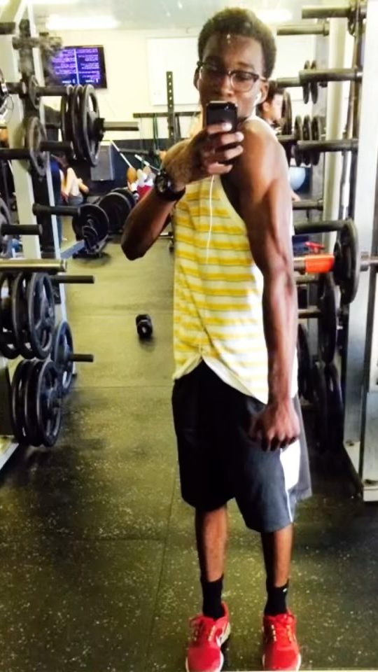 Azhar years ago: a mirror selfie in the gym, much slimmer